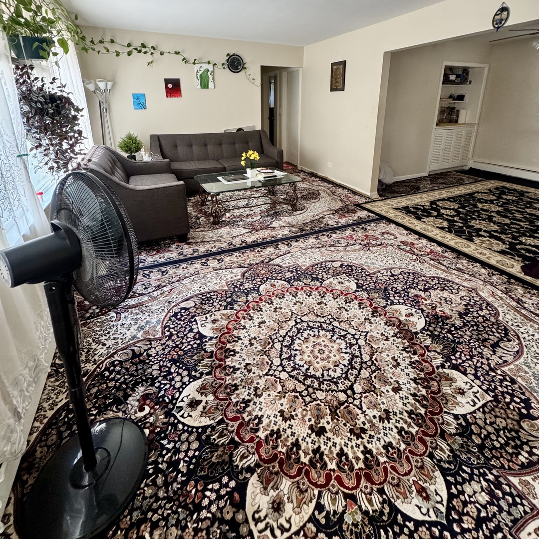 6235 N Mozart Street