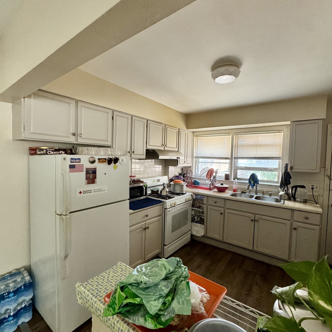 6235 N Mozart Street