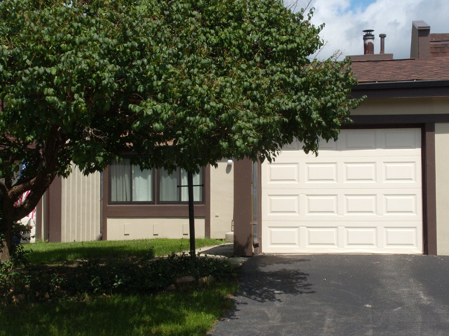 61 Westwood Square
