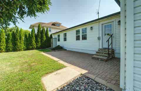 Tiny photo for 722 Argyle Court, Clinton, IA 52732 (MLS # 12708449)