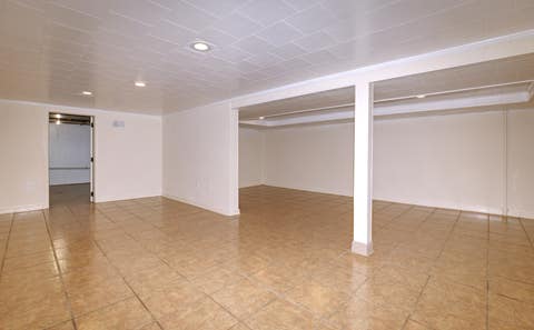 Tiny photo for 722 Argyle Court, Clinton, IA 52732 (MLS # 12708449)