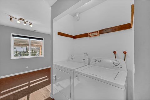 Tiny photo for 454 Esselen Court, Carol Stream, IL 60188 (MLS # 12764053)