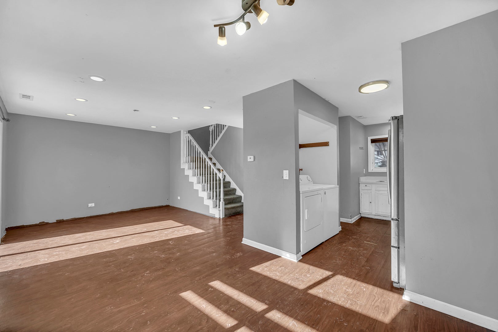 454 Esselen Court