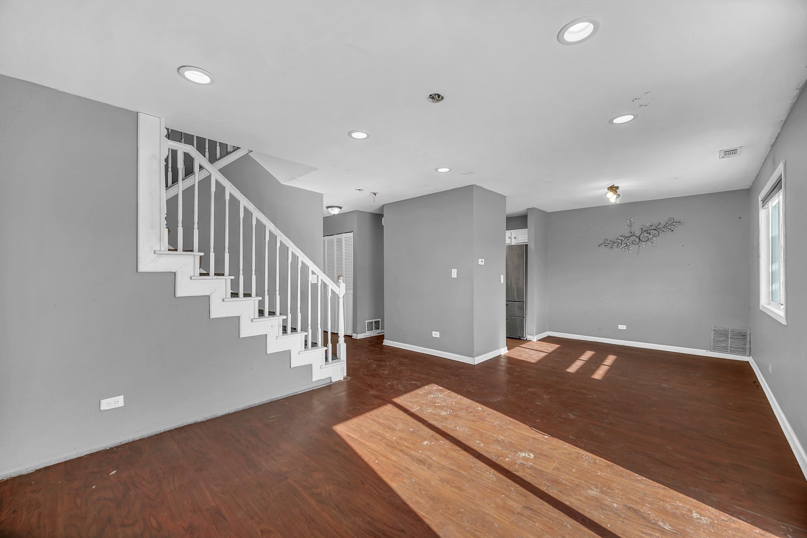 454 Esselen Court