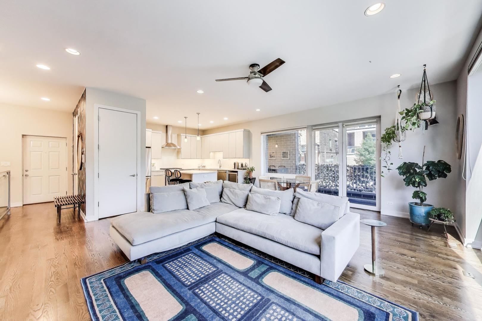 1800 N California Avenue 1E