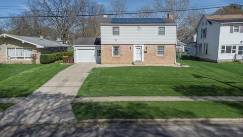 Photo of 1437 S Walnut Avenue, Freeport, IL 61032 (MLS # 12625343)