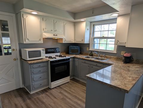 Tiny photo for 1437 S Walnut Avenue, Freeport, IL 61032 (MLS # 12625343)