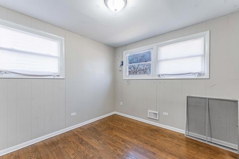 Tiny photo for 204 S Roy Avenue, Northlake, IL 60164 (MLS # 12575335)