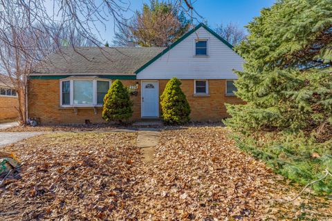 5 beds bed, 2 baths bath property at 204 S Roy Avenue, Northlake, IL 60164