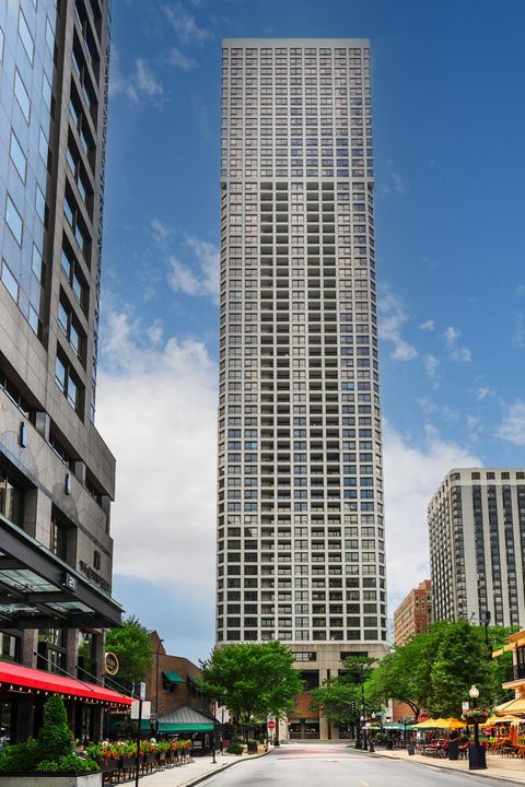1030 N State Street 38GH Chicago IL 60610