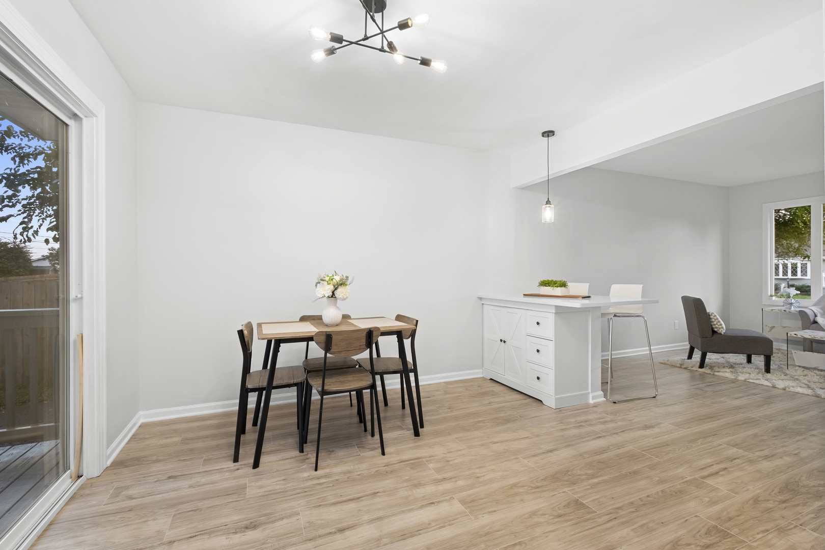 McHenry, Illinois 60050, United States, 3 Bedrooms Bedrooms, ,1 BathroomBathrooms,Residential,Active,256463