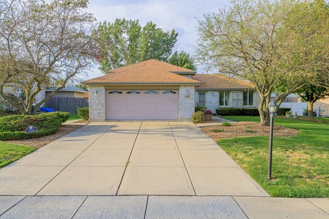 Photo of 7502 W Lakeside Drive, Frankfort, IL 60423 (MLS # 12770945)