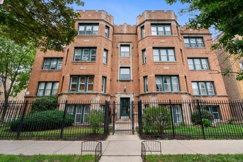 Photo of 6304 N Claremont Avenue #2, Chicago, IL 60659 (MLS # 12764695)