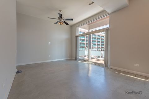 Tiny photo for 939 W Madison Street #403, Chicago, IL 60607 (MLS # 12610995)