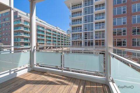 Tiny photo for 939 W Madison Street #403, Chicago, IL 60607 (MLS # 12610995)