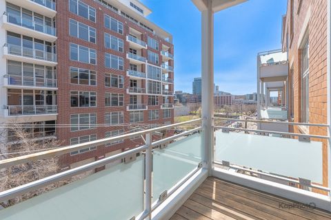 Tiny photo for 939 W Madison Street #403, Chicago, IL 60607 (MLS # 12610995)