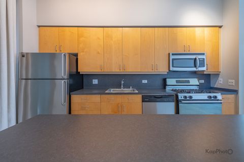 Tiny photo for 939 W Madison Street #403, Chicago, IL 60607 (MLS # 12610995)