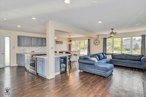 Tiny photo for 17842 65th Avenue, Tinley Park, IL 60477 (MLS # 12491787)