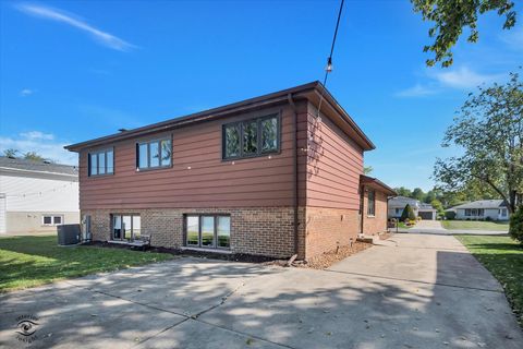 Tiny photo for 17842 65th Avenue, Tinley Park, IL 60477 (MLS # 12491787)