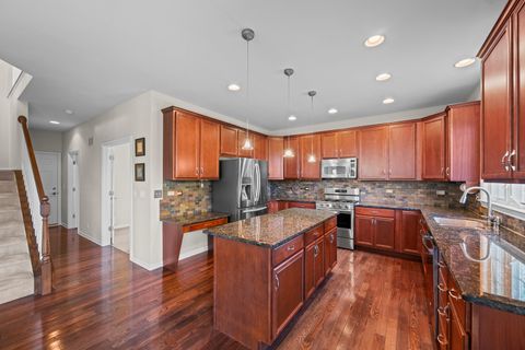 Tiny photo for 23 Championship Parkway, Hawthorn Woods, IL 60047 (MLS # 12475209)