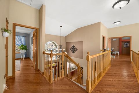 Tiny photo for 8 Fairfax Court, Bolingbrook, IL 60490 (MLS # 12586764)