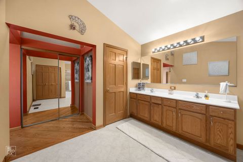 Tiny photo for 8 Fairfax Court, Bolingbrook, IL 60490 (MLS # 12586764)