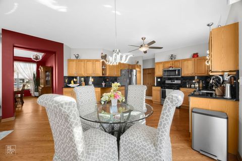 Tiny photo for 8 Fairfax Court, Bolingbrook, IL 60490 (MLS # 12586764)