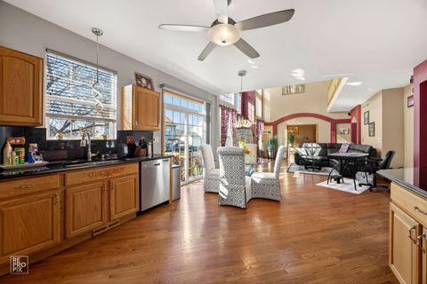 Tiny photo for 8 Fairfax Court, Bolingbrook, IL 60490 (MLS # 12586764)