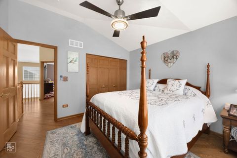 Tiny photo for 8 Fairfax Court, Bolingbrook, IL 60490 (MLS # 12586764)