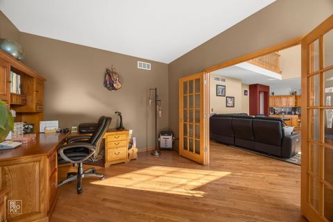 Tiny photo for 8 Fairfax Court, Bolingbrook, IL 60490 (MLS # 12586764)