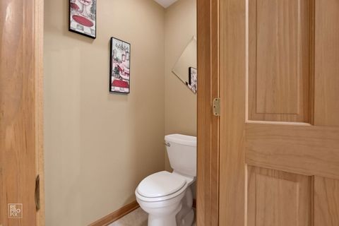 Tiny photo for 8 Fairfax Court, Bolingbrook, IL 60490 (MLS # 12586764)