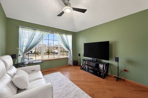 Tiny photo for 8 Fairfax Court, Bolingbrook, IL 60490 (MLS # 12586764)