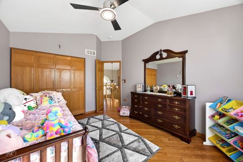 Tiny photo for 8 Fairfax Court, Bolingbrook, IL 60490 (MLS # 12586764)