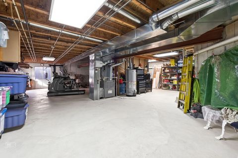 Tiny photo for 8 Fairfax Court, Bolingbrook, IL 60490 (MLS # 12586764)