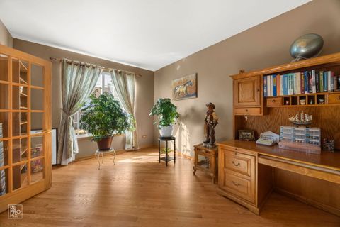 Tiny photo for 8 Fairfax Court, Bolingbrook, IL 60490 (MLS # 12586764)