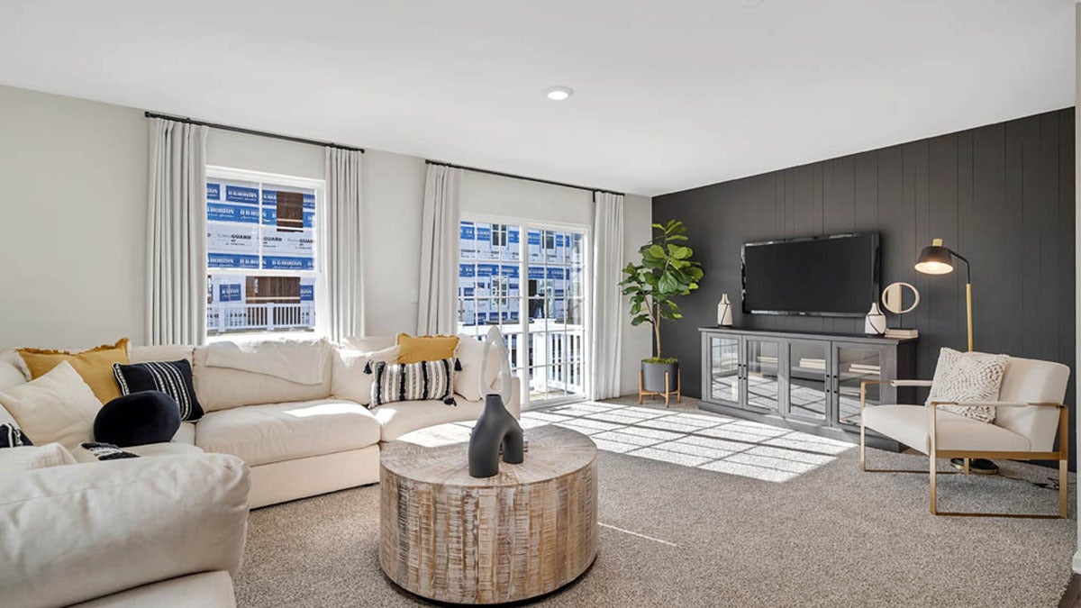 401 Lakeshore Court
