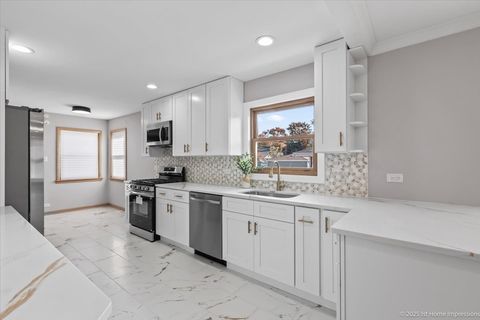 Tiny photo for 9733 S Springfield Avenue, Evergreen Park, IL 60805 (MLS # 12519433)