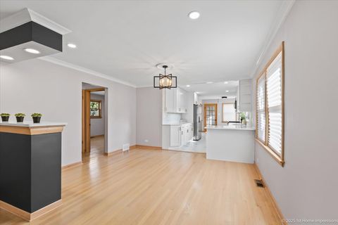 Tiny photo for 9733 S Springfield Avenue, Evergreen Park, IL 60805 (MLS # 12519433)