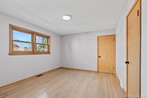 Tiny photo for 9733 S Springfield Avenue, Evergreen Park, IL 60805 (MLS # 12519433)