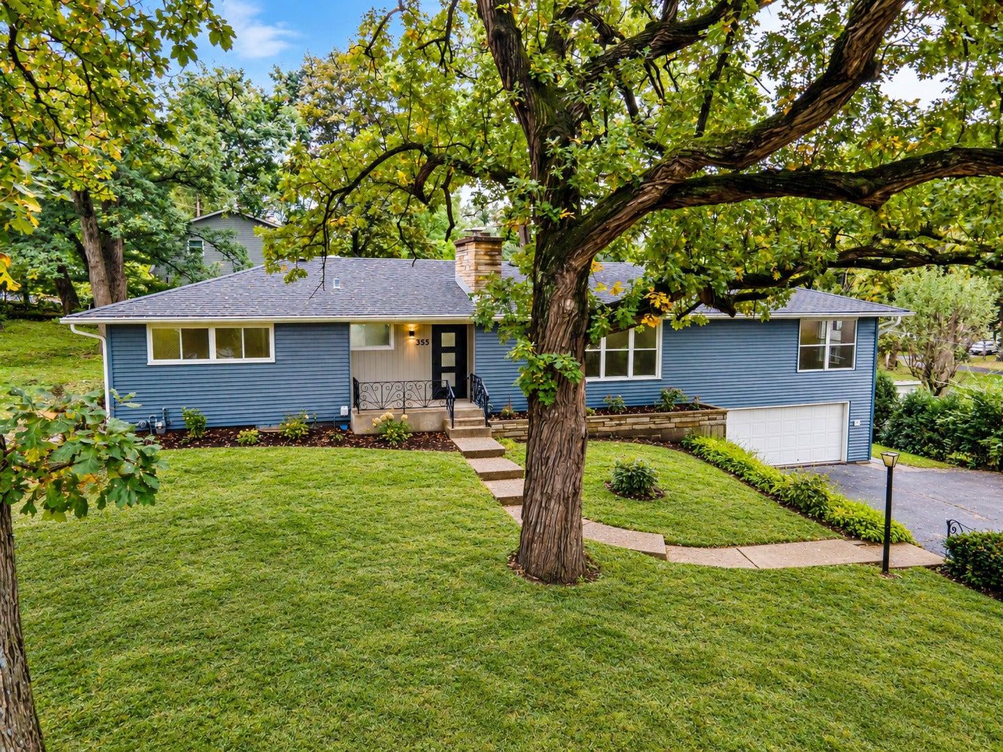 355 Hiawatha Drive