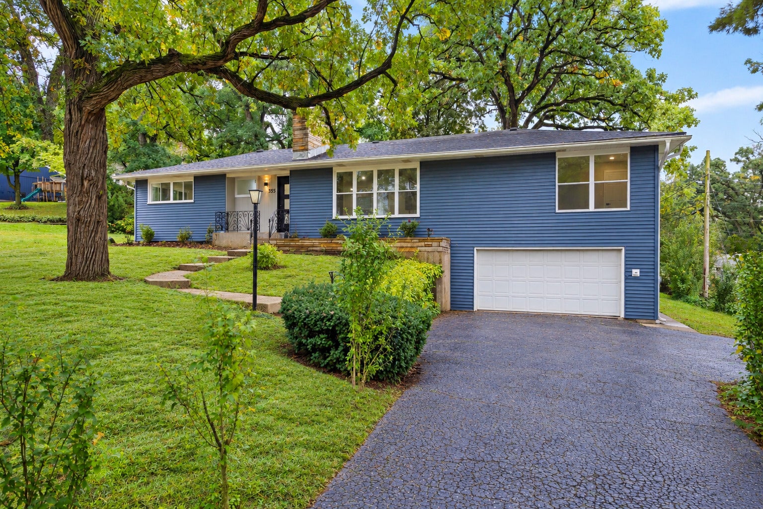355 Hiawatha Drive