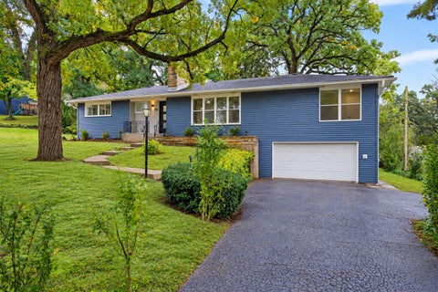 Photo of 355 Hiawatha Drive, Lake In The Hills, IL 60156 (MLS # 12785969)