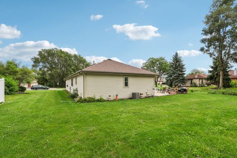 Tiny photo for 22646 Lawndale Avenue, Richton Park, IL 60471 (MLS # 12445105)