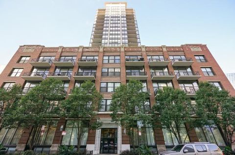 Photo of 210 S DES PLAINES Street #707, Chicago, IL 60661 (MLS # 12557544)