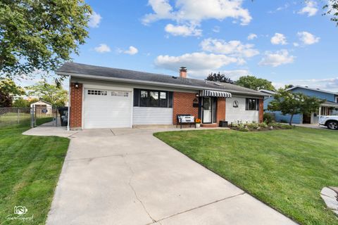 Photo of 945 Morton Street, Hoffman Estates, IL 60169 (MLS # 12601168)