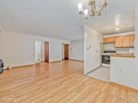 Tiny photo for 6300 N SHERIDAN Road #204, Chicago, IL 60660 (MLS # 12757352)