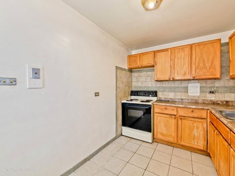 Tiny photo for 6300 N SHERIDAN Road #204, Chicago, IL 60660 (MLS # 12757352)