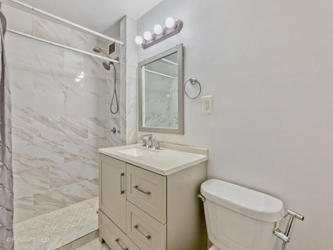 Tiny photo for 6300 N SHERIDAN Road #204, Chicago, IL 60660 (MLS # 12757352)