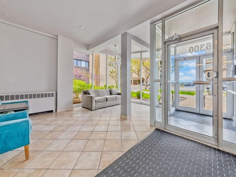Tiny photo for 6300 N SHERIDAN Road #204, Chicago, IL 60660 (MLS # 12757352)