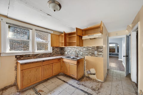 Tiny photo for 6603 S Oakley Avenue, Chicago, IL 60636 (MLS # 12665696)